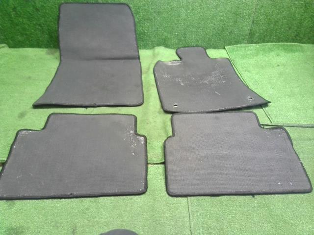 【中古】BMW ミニ ABA-ML16 フロアマット 1台分 51477324818 自社品番240711