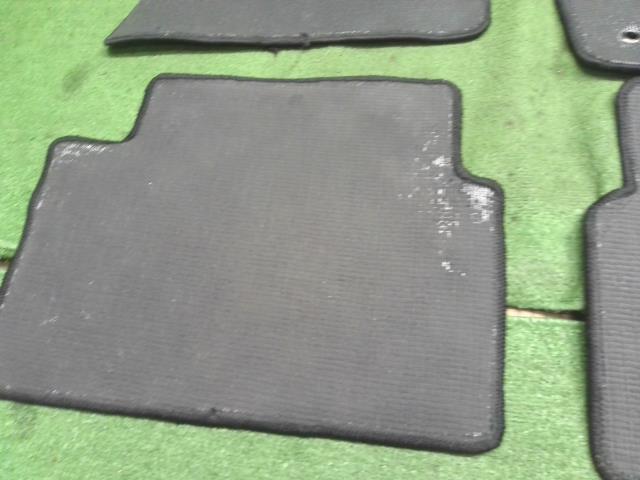 【中古】BMW ミニ ABA-ML16 フロアマット 1台分 51477324818 自社品番240711