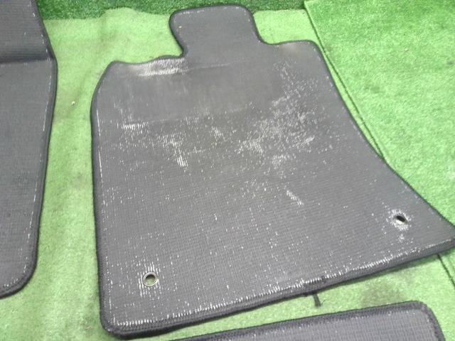 【中古】BMW ミニ ABA-ML16 フロアマット 1台分 51477324818 自社品番240711