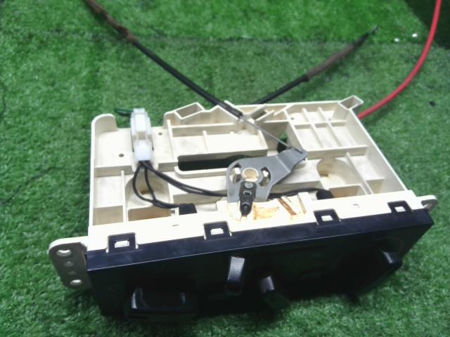 【中古】パジェロミニ GF-H58A エアコン AC スイッチパネル 7820A012 自社品番240713 A26