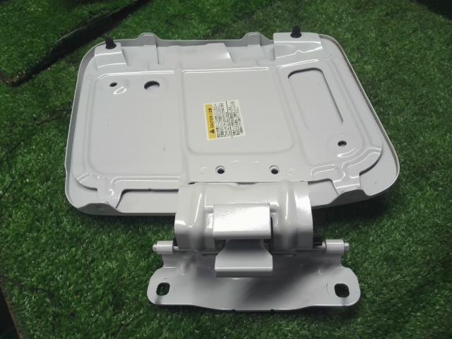 【中古】サクラ ZAA-B6AW フューエルリッド 給油口パネル  自社品番240716 W13