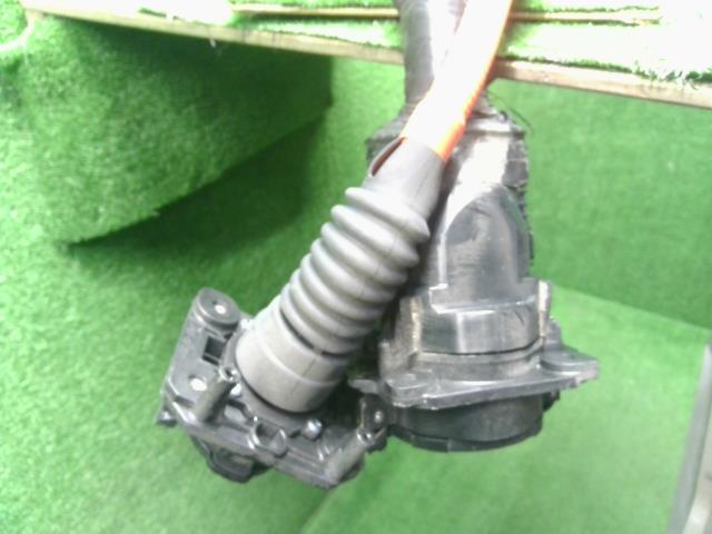 【中古】サクラ ZAA-B6AW フューエルリッド 給油口パネル  自社品番240716 W13