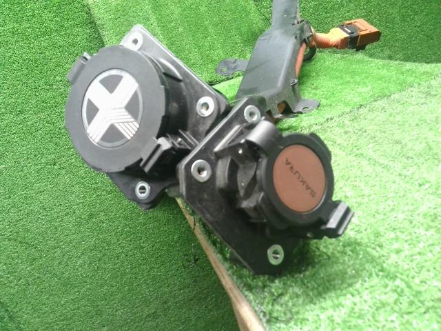 【中古】サクラ ZAA-B6AW フューエルリッド 給油口パネル  自社品番240716 W13