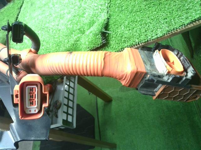 【中古】サクラ ZAA-B6AW フューエルリッド 給油口パネル  自社品番240716 W13