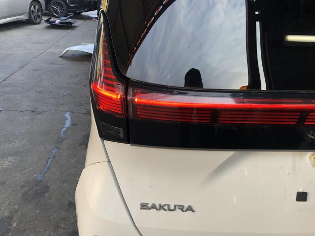 【中古】サクラ ZAA-B6AW 左テールランプ ライト 26555-7PA0A 自社品番240716 W13