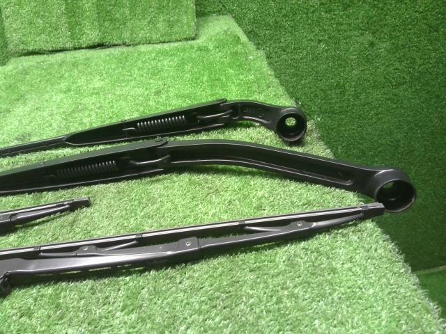 【中古】サクラ ZAA-B6AW フロントワイパーアーム 左右  自社品番240716 W13