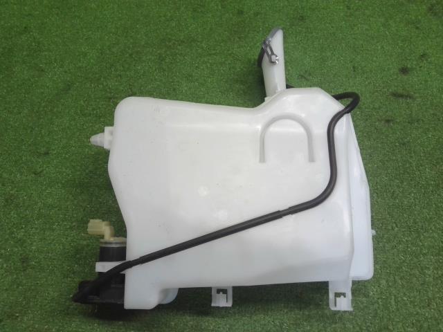 【中古】サクラ ZAA-B6AW ウォッシャータンク 28910-7PA0A 自社品番240716 W13