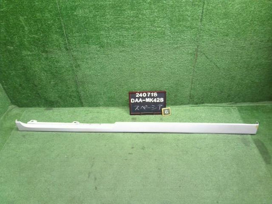 【中古】スペーシア DAA-MK42S 右サイドステップ スポイラー 77230-81M00 自社品番240718 ZVR