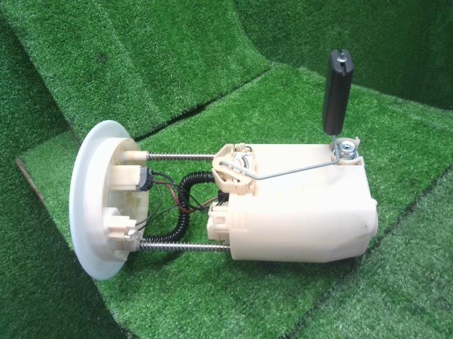 【中古】スイフト DAA-ZD53S フューエルポンプ 15100-52RA0 自社品番240720 ZVR