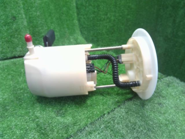 【中古】スイフト DAA-ZD53S フューエルポンプ 15100-52RA0 自社品番240720 ZVR
