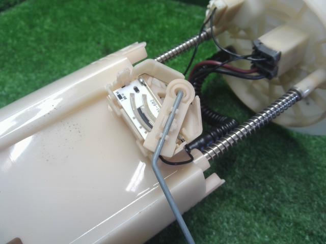 【中古】スイフト DAA-ZD53S フューエルポンプ 15100-52RA0 自社品番240720 ZVR