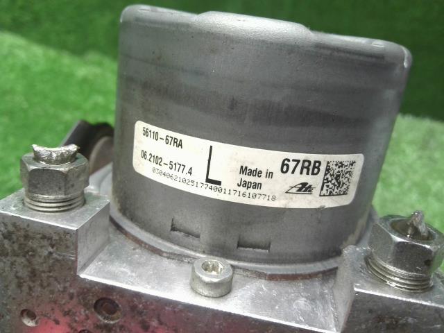 【中古】スイフト DAA-ZD53S ＡＢＳ ブレーキアクチュエーター 56130-67RQ3 自社品番240720 ZVR