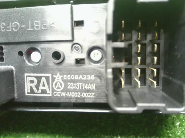 【中古】アウトランダー DLA-GG2W パワーウインドウスイッチ 8608A236 自社品番240725 U21