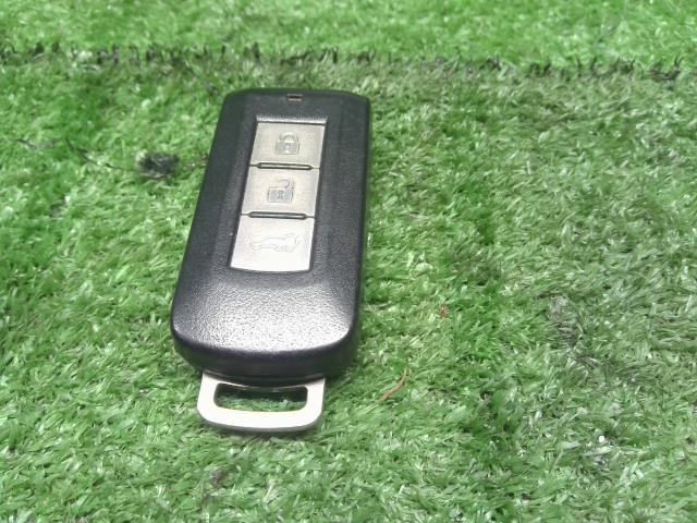 【中古】アウトランダー DLA-GG2W キーレスリモコン スマートキー 8637A815 自社品番240725 U21
