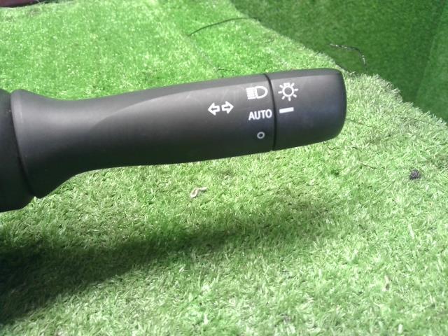 【中古】ピクシス 3BD-S510U ディマー コンビネーションスイッチ 84140-B5090 自社品番240729 W19