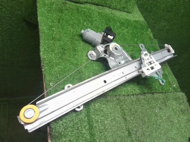 【中古】リーフ ZAA-ZE1 右フロントドアレギュレーターモーター 80731-3NA1B 自社品番240731 K23