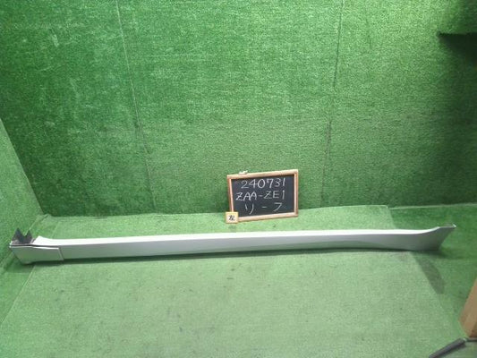 【中古】リーフ ZAA-ZE1 左サイドステップ スポイラー 76851-5SK0A 自社品番240731 K23