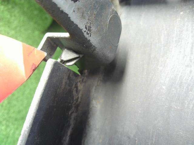 【中古】リーフ ZAA-ZE1 左サイドステップ スポイラー 76851-5SK0A 自社品番240731 K23