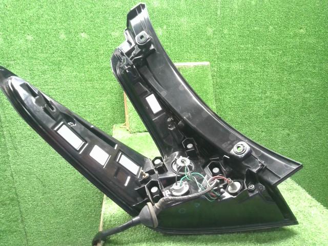 【中古】リーフ ZAA-ZE1 右テールランプ ライト 26550-5SK0B 自社品番240731 K23