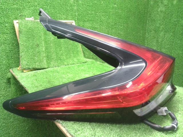 【中古】リーフ ZAA-ZE1 左テールランプ ライト 26555-5SK0B 自社品番240731 K23