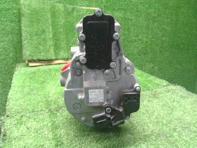 【中古】リーフ ZAA-ZE1 エアコン AC コンプレッサー 92600-4BC0A 自社品番240731 K23