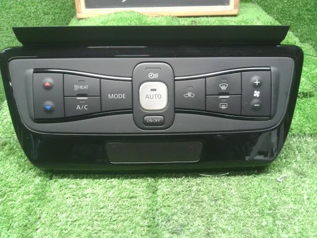 【中古】リーフ ZAA-ZE1 エアコン ACスイッチパネル 27500-5SE0A 自社品番240731 K23