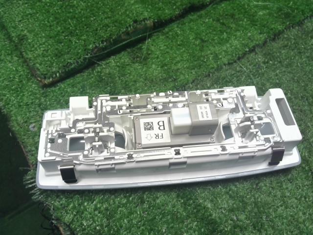 【中古】リーフ ZAA-ZE1 ルームランプ 28336-5FA0A 自社品番240731 K23