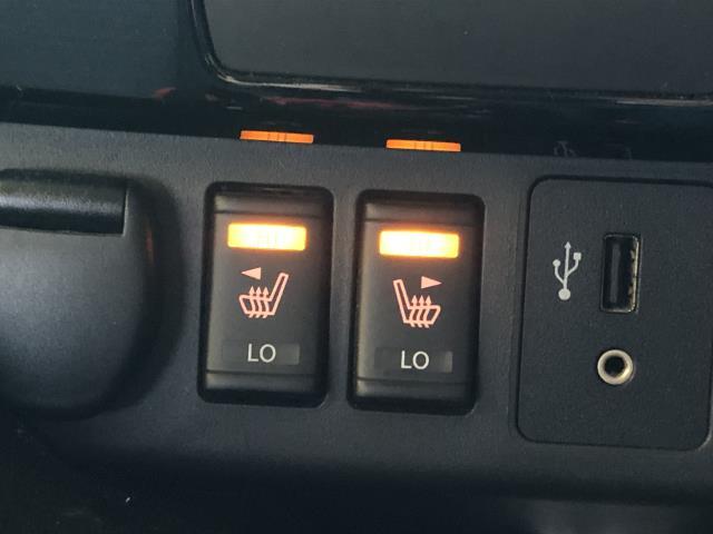 【中古】リーフ ZAA-ZE1 シートヒータースイッチ 25500-3TA0A 自社品番240731 K23