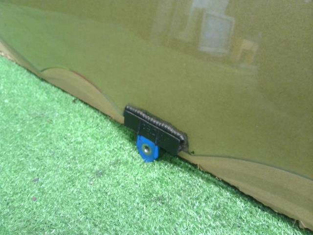 【中古】カムリ DAA-AXVH70 左フロントドアガラス 68102-33330 自社品番240733 218