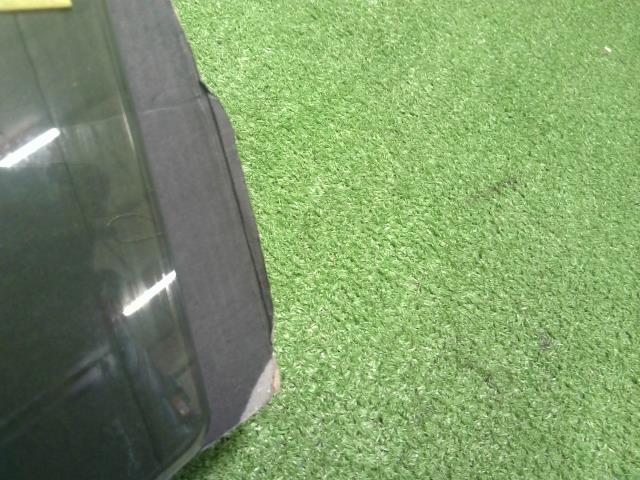 【中古】カムリ DAA-AXVH70 左フロントドアガラス 68102-33330 自社品番240733 218