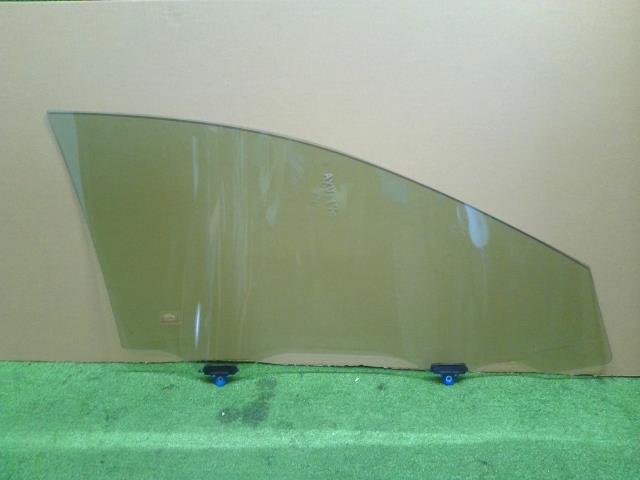 【中古】カムリ DAA-AXVH70 左フロントドアガラス 68102-33330 自社品番240733 218