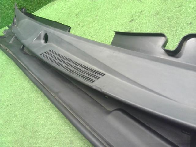 【中古】カムリ DAA-AXVH70 カウルトップパネル 55701-33260 自社品番240733 218