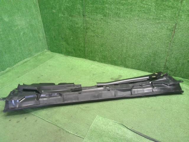 【中古】カムリ DAA-AXVH70 カウルトップパネル 55701-33260 自社品番240733 218