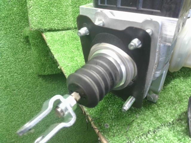 【中古】カムリ DAA-AXVH70 ＡＢＳアクチュエーター ブレーキマスター 44050-33650 自社品番240733 218