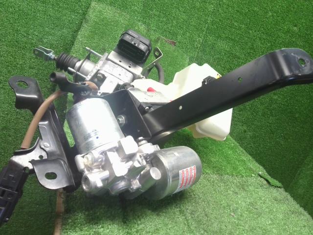【中古】カムリ DAA-AXVH70 ＡＢＳアクチュエーター ブレーキマスター 44050-33650 自社品番240733 218