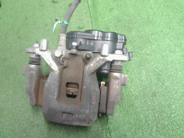 【中古】カムリ DAA-AXVH70 右リアキャリパー 47830-33270 自社品番240733 218