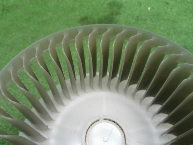 【中古】カムリ DAA-AXVH70 ヒーターブロアモーター 87103-58070 自社品番240733 218