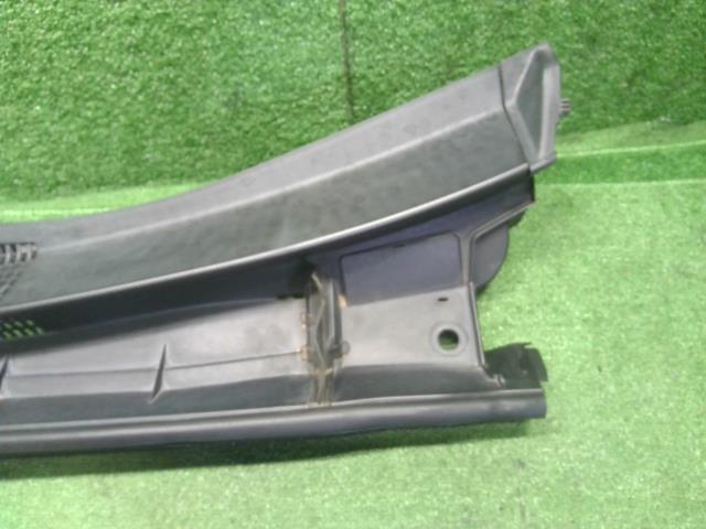 【中古】プリウス DLA-ZVW52 カウルトップパネル 55700-47240 自社品番240734 1G3