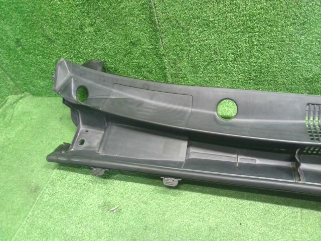 【中古】プリウス DLA-ZVW52 カウルトップパネル 55700-47240 自社品番240734 1G3