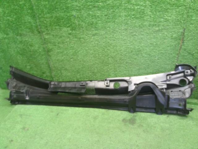 【中古】プリウス DLA-ZVW52 カウルトップパネル 55700-47240 自社品番240734 1G3