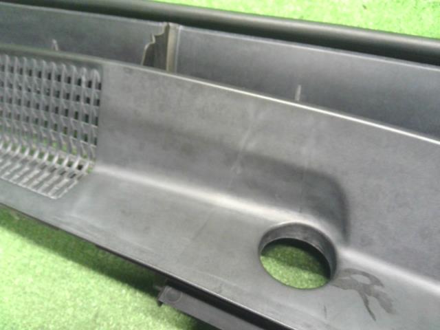 【中古】プリウス DLA-ZVW52 カウルトップパネル 55700-47240 自社品番240734 1G3