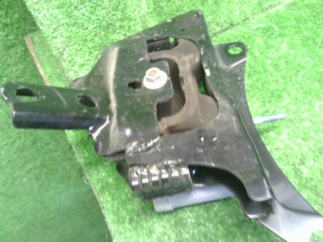 【中古】プリウス DLA-ZVW52 エンジンマウント 左右 12305-37340 自社品番240734 1G3