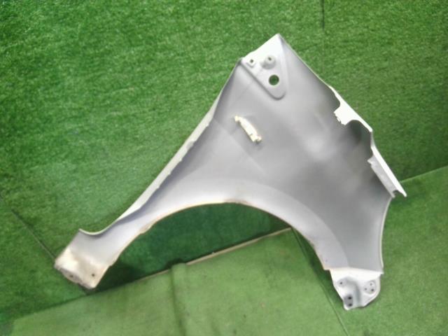 【中古】ミラ HBD-L275V 左フロントフェンダー 53812-B2410 自社品番240737 W09