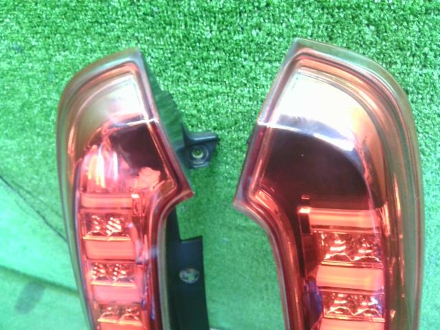 【中古】セレナ DBA-CC25 社外 左右テールランプ ライト BT-HU499 自社品番240741 QX1