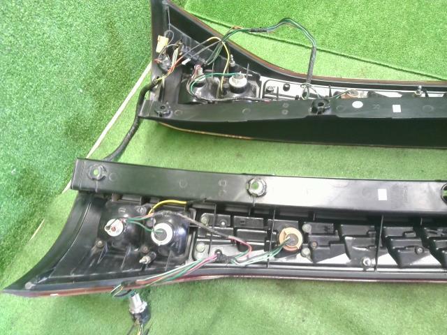 【中古】セレナ DBA-CC25 社外 左右テールランプ ライト BT-HU499 自社品番240741 QX1