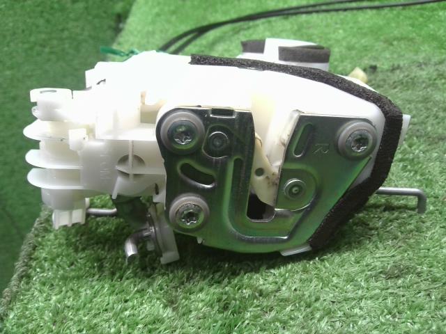 【中古】NV100クリッパー HBD-DR17V 右フロントドアロック 80500-4A02G 自社品番240748 26U