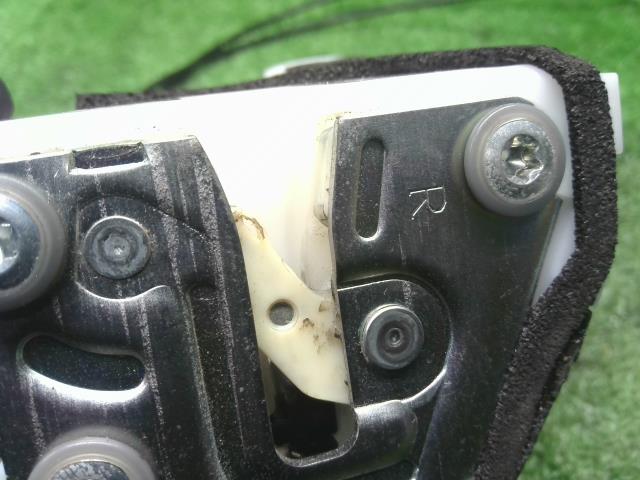 【中古】NV100クリッパー HBD-DR17V 右フロントドアロック 80500-4A02G 自社品番240748 26U