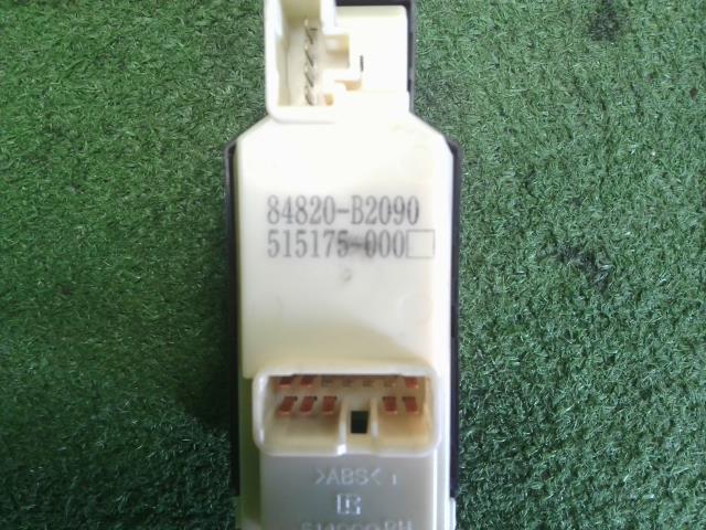 【中古】エッセ CBA-L245S パワーウインドウ PWスイッチ 84656-B2120-B0 自社品番240753 B63