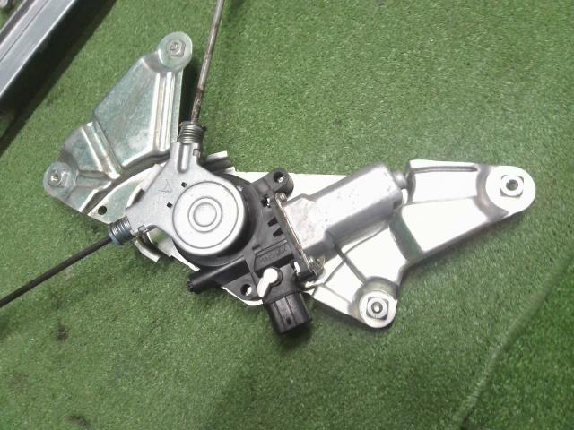 【中古】エリシオン DBA-RR5 左リアドアレギュレーターモーター 72750-SJK-J02 自社品番240757 NH700M