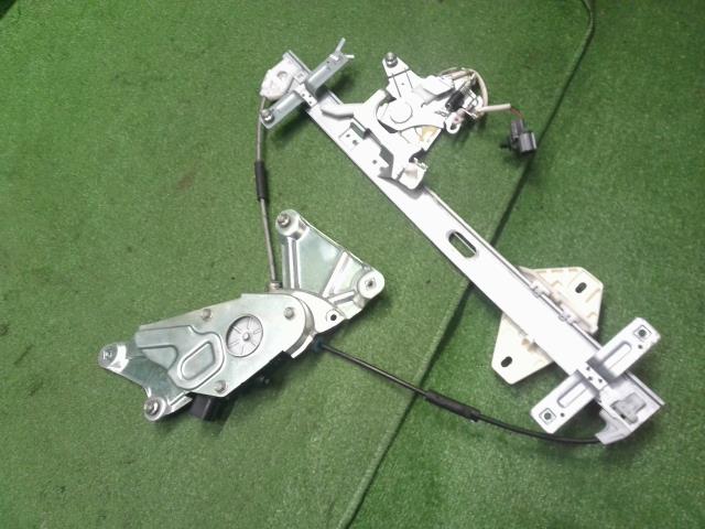 【中古】エリシオン DBA-RR5 左リアドアレギュレーターモーター 72750-SJK-J02 自社品番240757 NH700M
